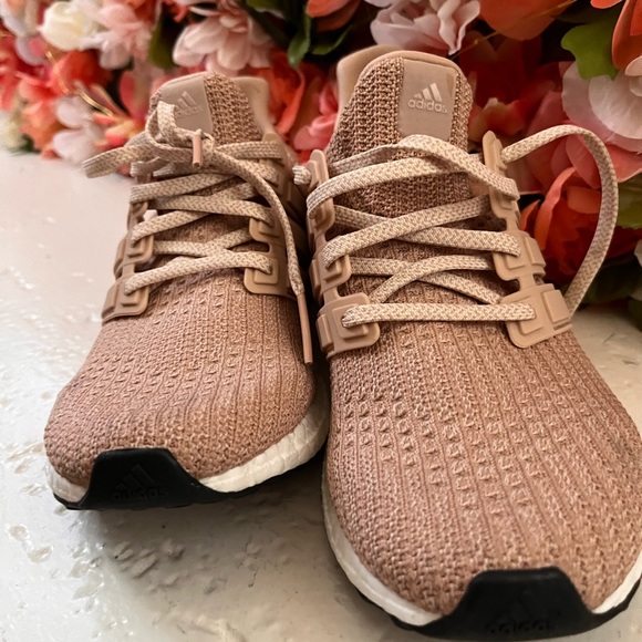 Ultraboost 4.0 colorway Ash (blush pink) in Womens 7 in preowned condition - Picture 3 of 9